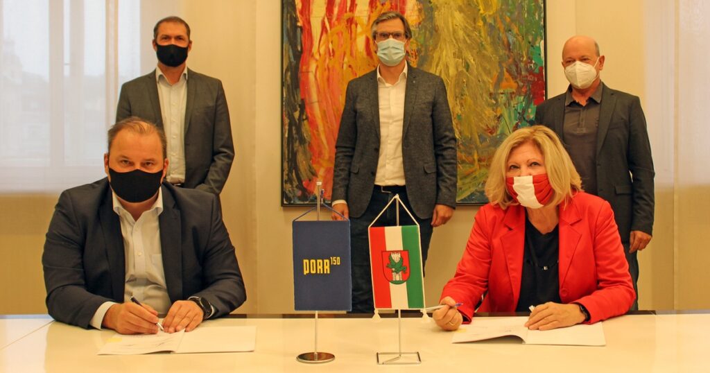 Hallenbad-Neubau: Vertr&auml;ge f&uuml;r Innovationspartnerschaft unterzeichnet
