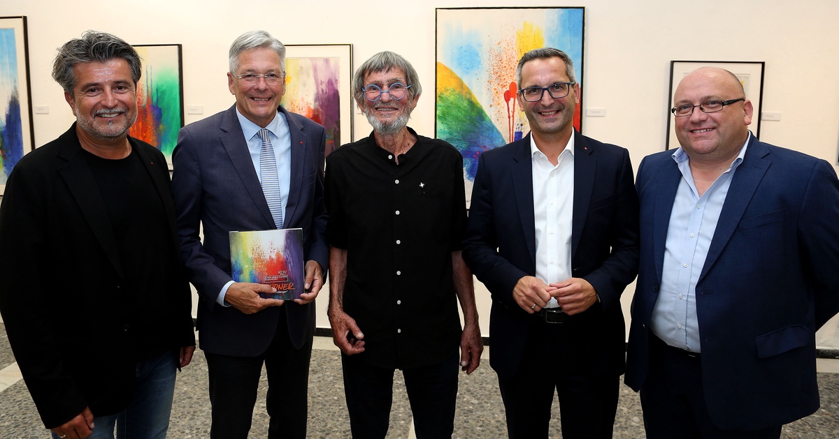 Ausstellungser&ouml;ffnung einer &bdquo;Lichtgestalt&ldquo;